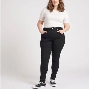 Universal Standard Siene High Rise Skinny Jeans 32”